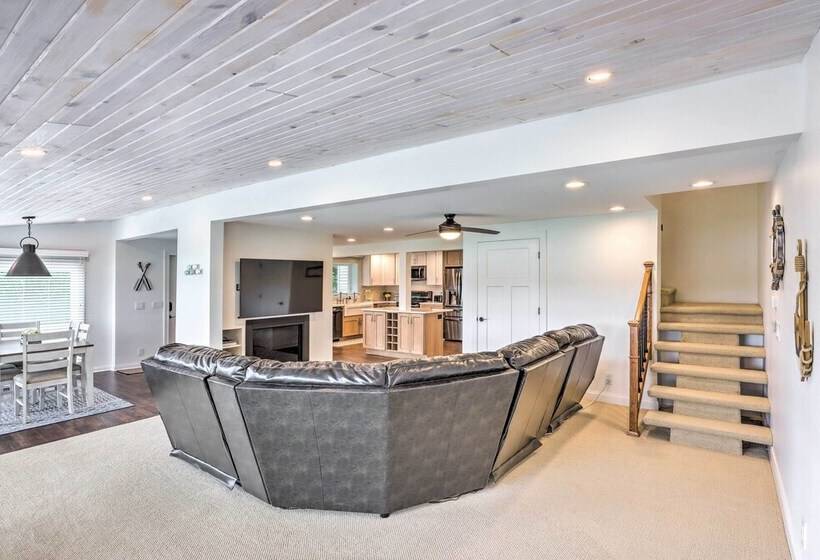 Cascade Lakefront Home: Boat Dock, Fire Pit!