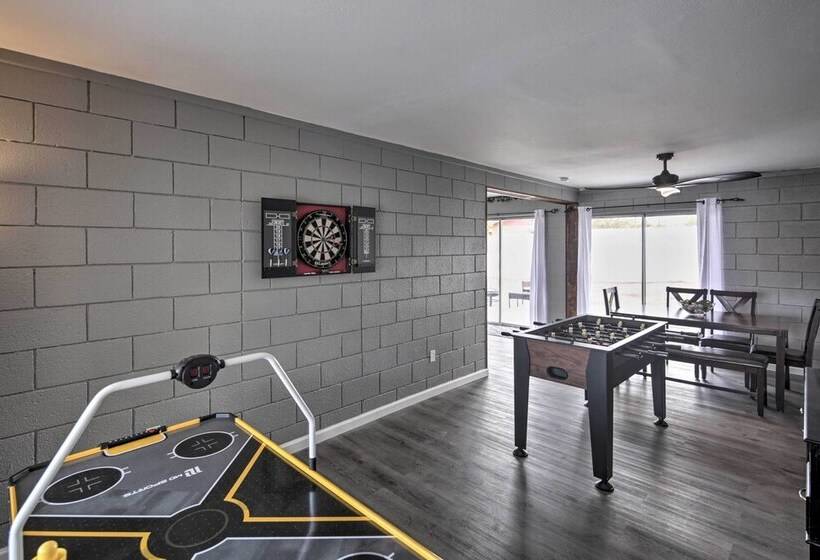 Centrally Located Gem With Laughlin Strip Views!