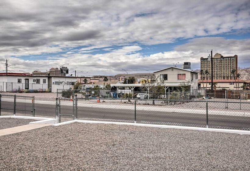 Centrally Located Gem With Laughlin Strip Views!