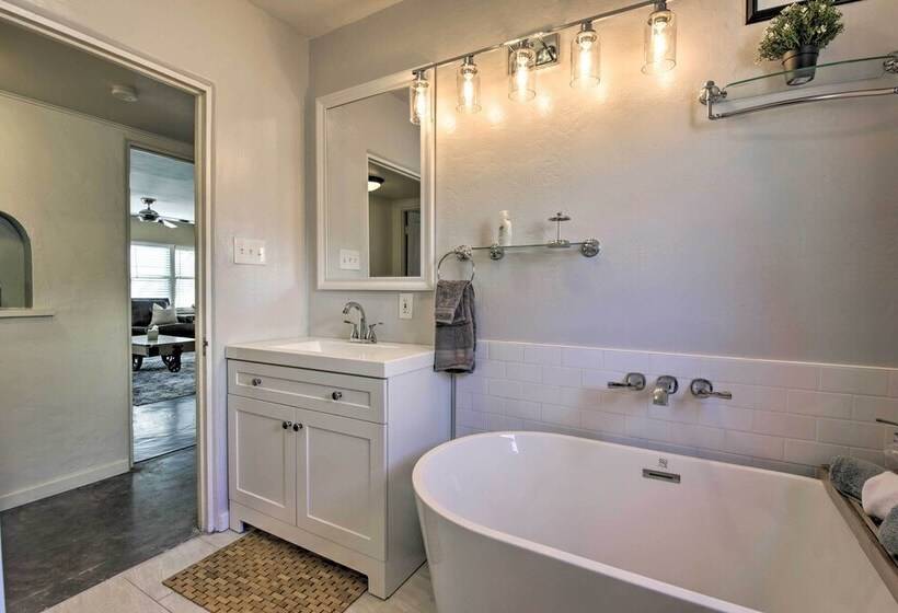 Central Phoenix Cottage W/ Private Yard!