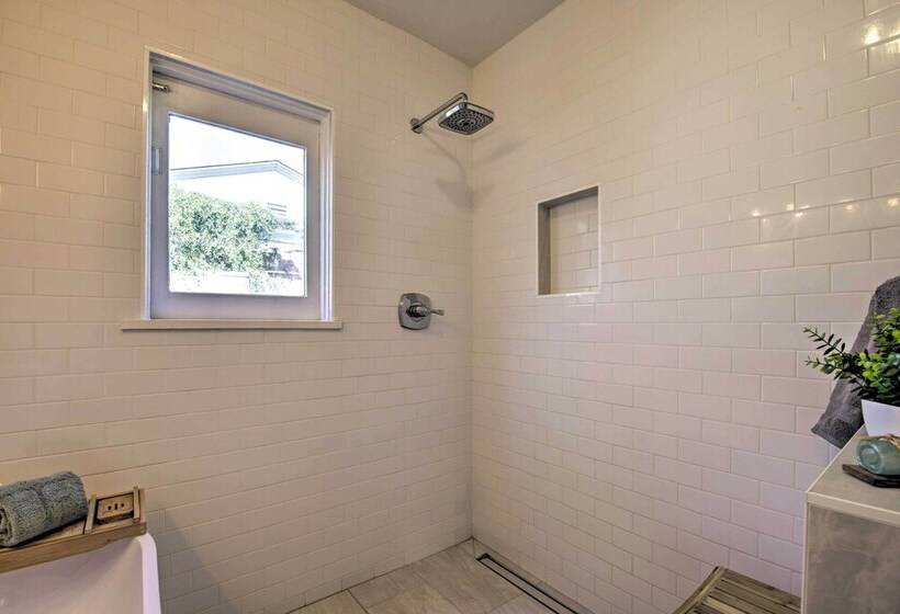 Central Phoenix Cottage W/ Private Yard!