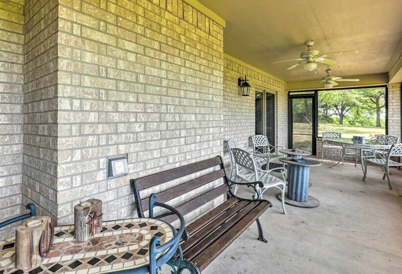 Charming Cameron Farm Retreat ~ 41 Mi To Tamu