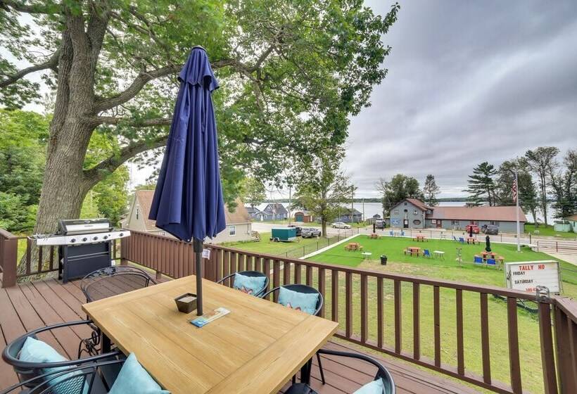 Charming Curtis House: Large Deck W/ Lake View!