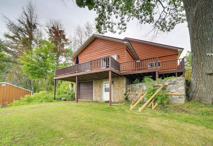 Charming Curtis House: Large Deck W/ Lake View!