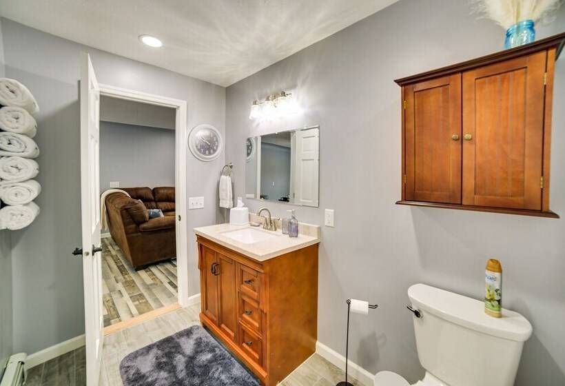 Charming Curtis House: Large Deck W/ Lake View!