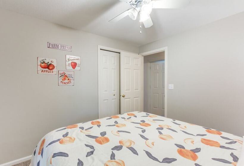 Charming Eugene Home W/ Fire Pit: 8 Mi To Uo!