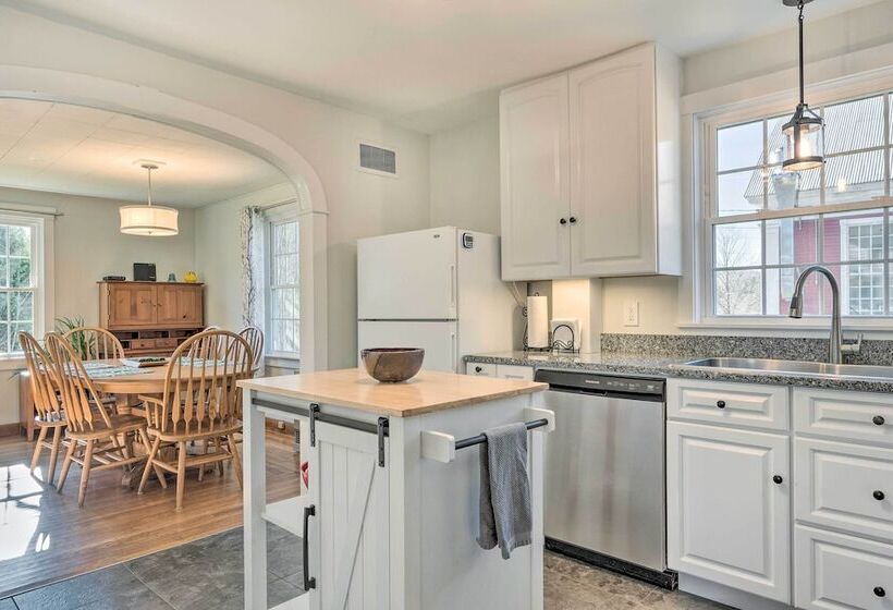 Charming Farmhouse: Walk To Village + Trails!