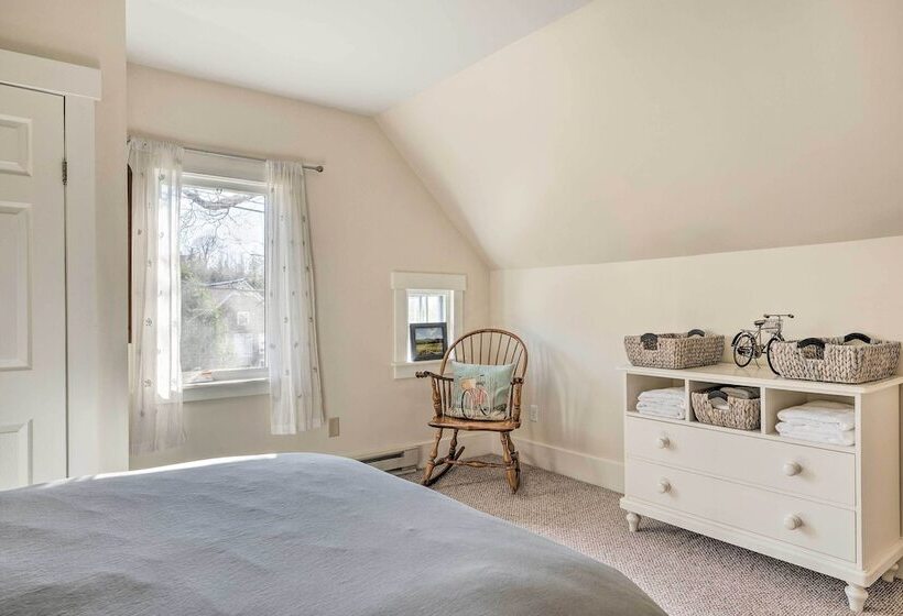 Charming Farmhouse: Walk To Village + Trails!