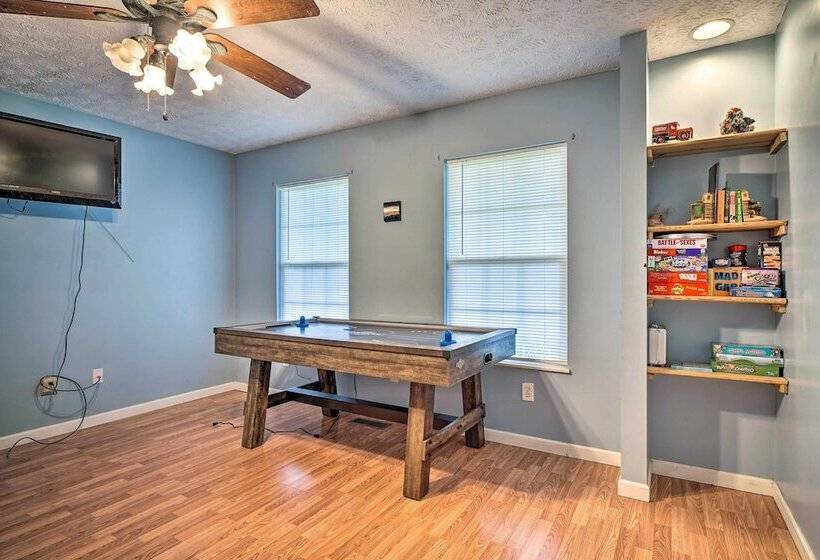 Charming  Hideaway Haven  Near Pigeon Forge!