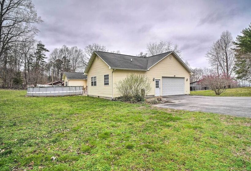 Charming  Hideaway Haven  Near Pigeon Forge!