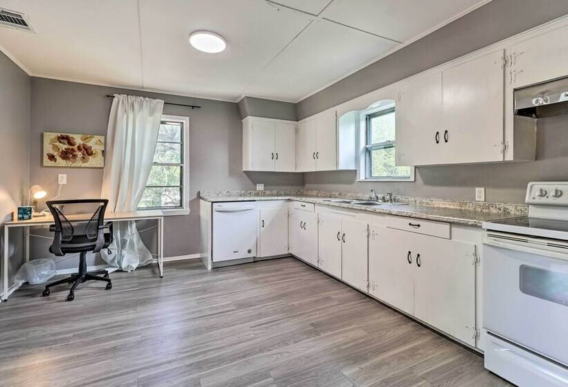 Charming Home W/ Deck < 1 Mi To Belton Lake!