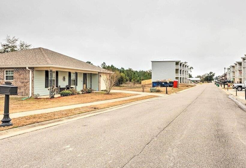Long Beach Gulf Coast Cottage ~ Half Mi To Sand!