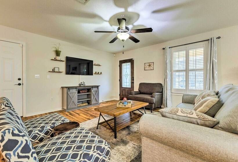 Long Beach Gulf Coast Cottage ~ Half Mi To Sand!