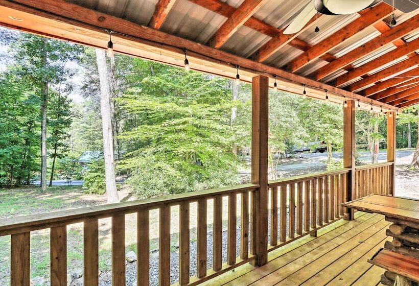 Charming Murphy Cabin W/ Porch Near Hiking!