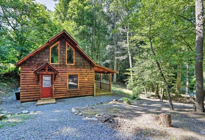 Charming Murphy Cabin W/ Porch Near Hiking!