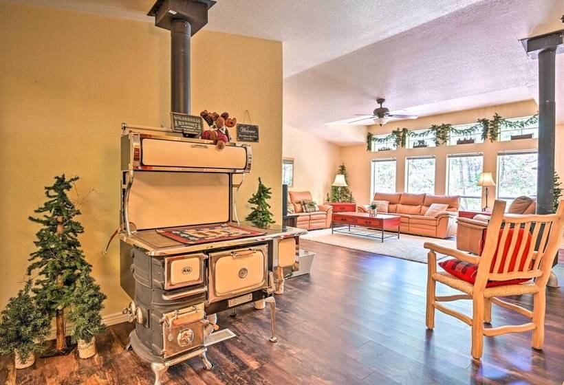 Creekside Payson Cabin W/ Deck   Near Hiking!