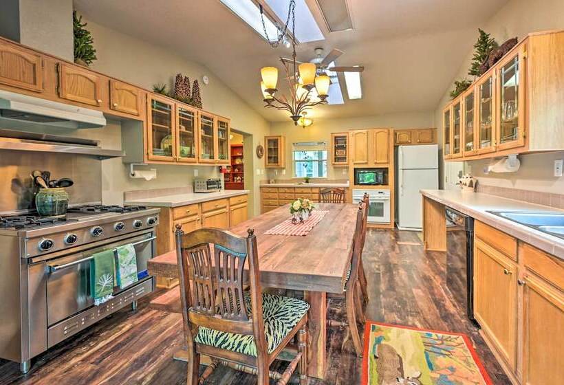 Creekside Payson Cabin W/ Deck   Near Hiking!