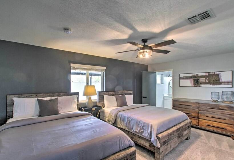 Charming Phoenix Home W/ Patio ~ 3 Miles To Dtwn!