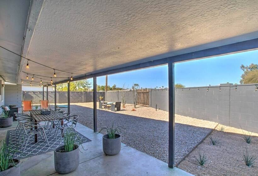 Charming Phoenix Home W/ Patio ~ 3 Miles To Dtwn!