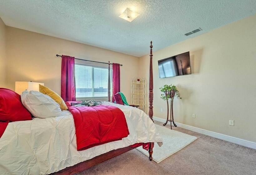 Charming Portales Retreat Across From Enmu!