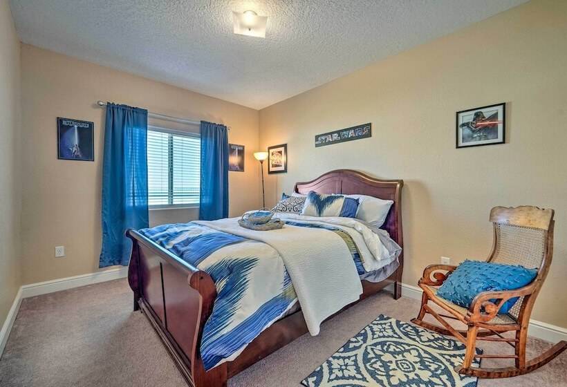 Charming Portales Retreat Across From Enmu!