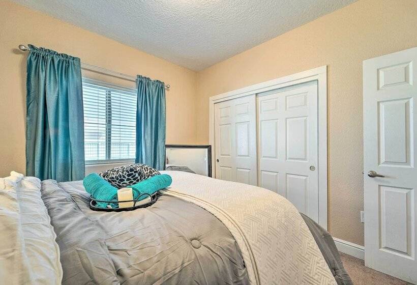 Charming Portales Retreat Across From Enmu!
