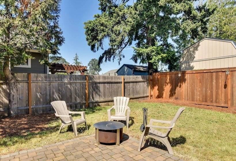 Charming Portland Home, Walk To Light Rail!