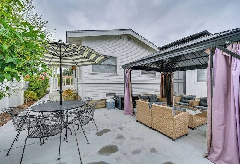 Updated Poway Farmhouse: Walk To Parks!