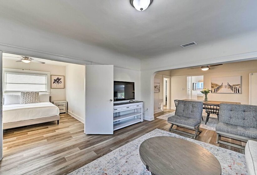 Updated Poway Farmhouse: Walk To Parks!