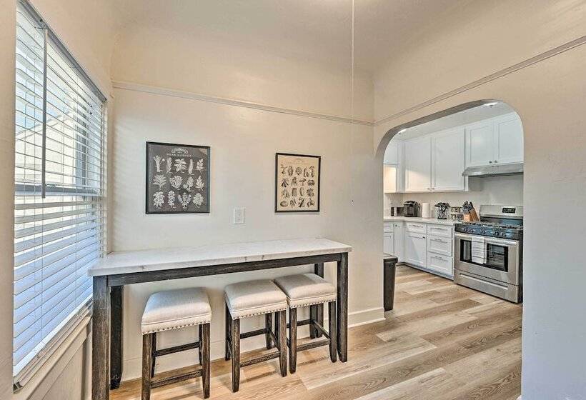 Updated Poway Farmhouse: Walk To Parks!