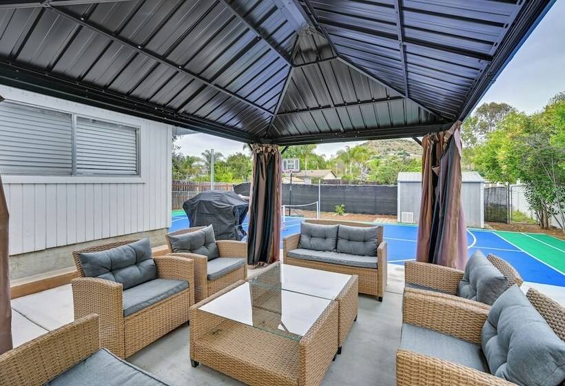 Updated Poway Farmhouse: Walk To Parks!