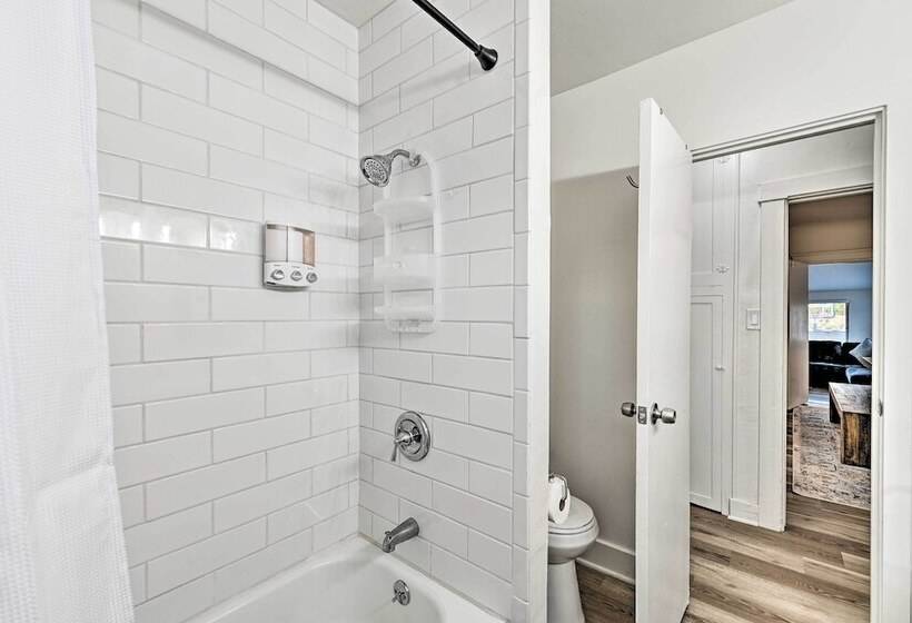 Updated Poway Farmhouse: Walk To Parks!