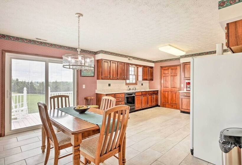 Charming Williamstown Retreat W/ Private Yard