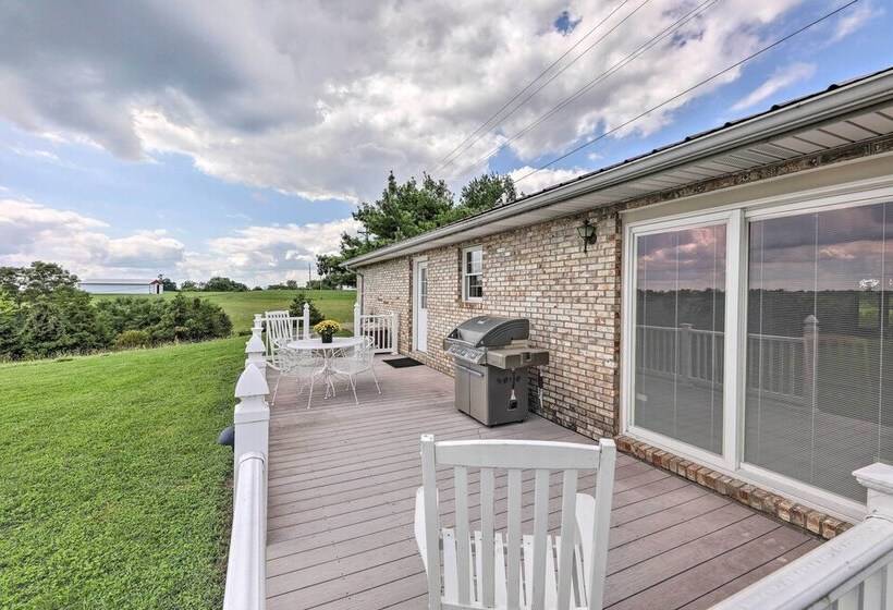 Charming Williamstown Retreat W/ Private Yard