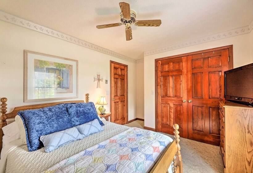 Charming Williamstown Retreat W/ Private Yard