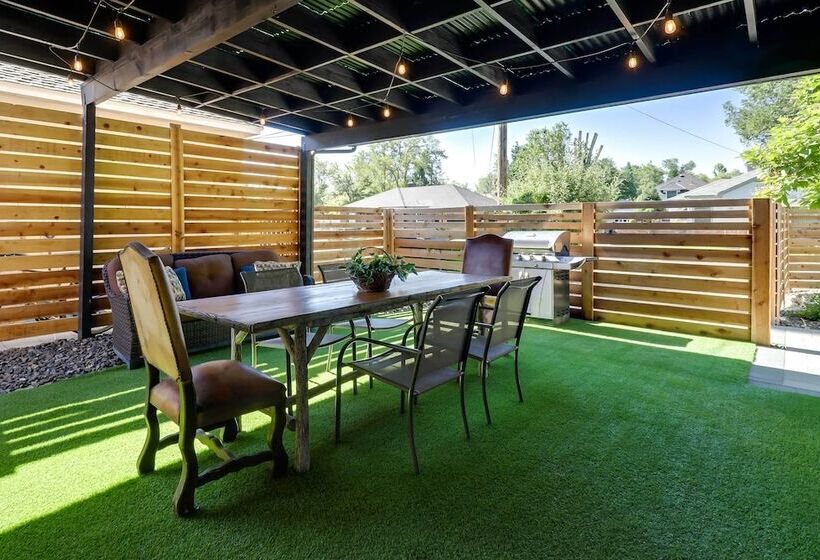 Chic Reno Home W/ Game Room & Putting Green!