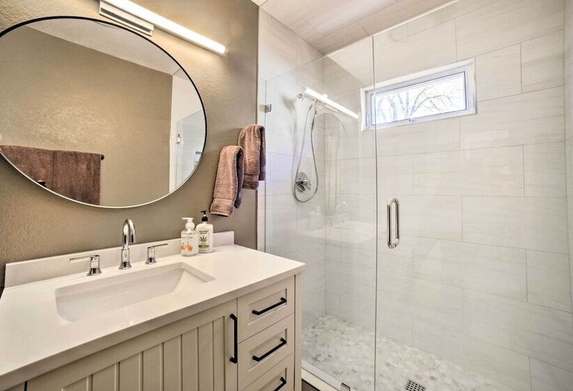 Chic Reno Home W/ Game Room & Putting Green!