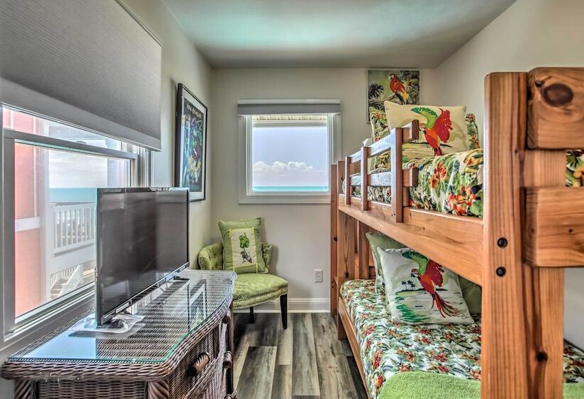 Coastal Retreat W/ Hot Tub: Steps To Beach!