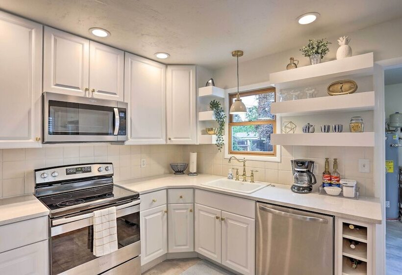 Contemporary Boise House W/ Large Backyard!