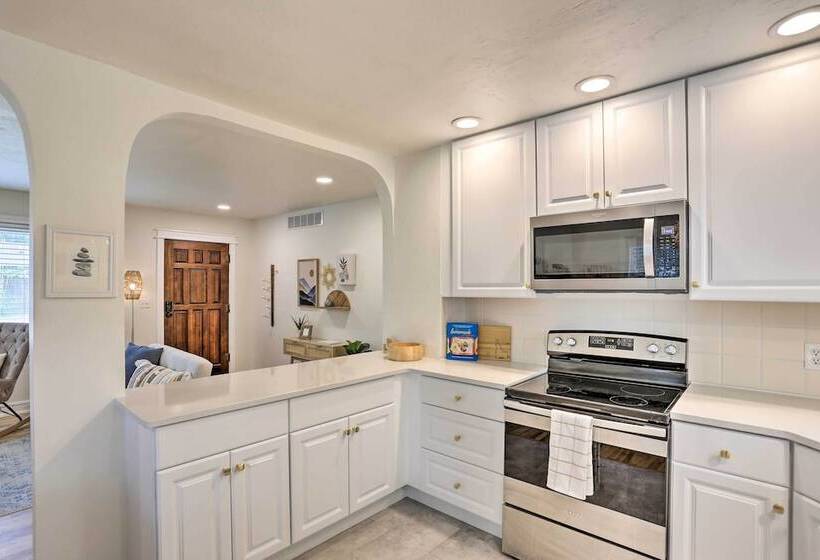 Contemporary Boise House W/ Large Backyard!