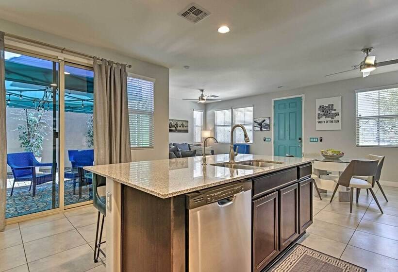 Contemporary Gilbert Home W/ Furnished Patio!