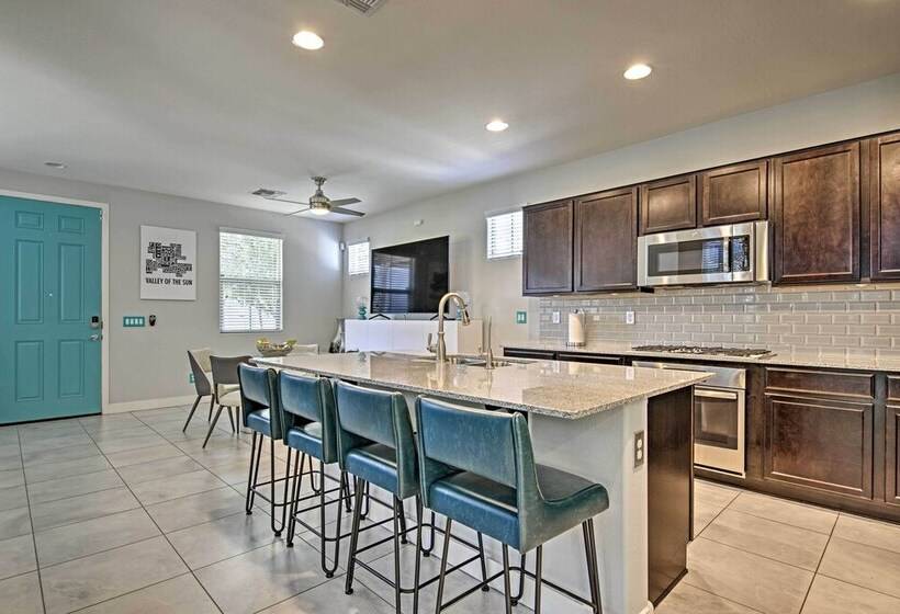 Contemporary Gilbert Home W/ Furnished Patio!