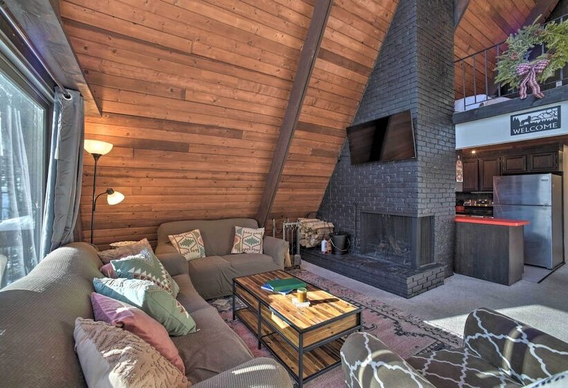 Cozy A Frame Cabin W/ Pool Table: 8 Mi To Mt Snow!