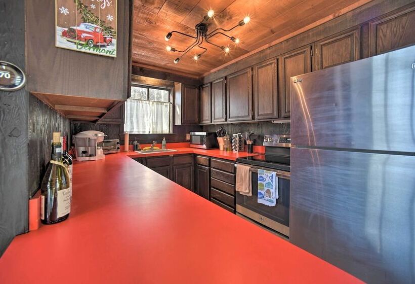 Cozy A Frame Cabin W/ Pool Table: 8 Mi To Mt Snow!