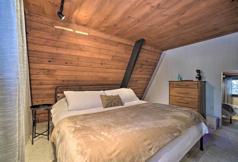 Cozy A Frame Cabin W/ Pool Table: 8 Mi To Mt Snow!