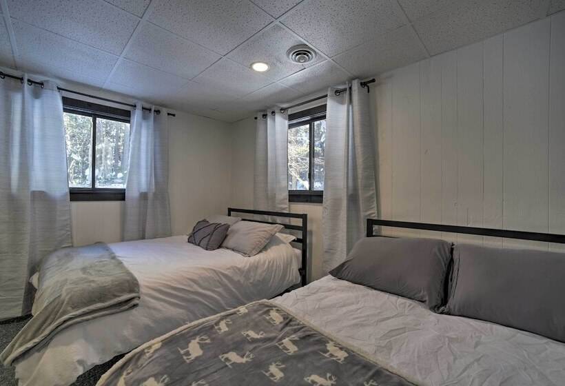 Cozy A Frame Cabin W/ Pool Table: 8 Mi To Mt Snow!