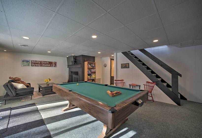 Cozy A Frame Cabin W/ Pool Table: 8 Mi To Mt Snow!
