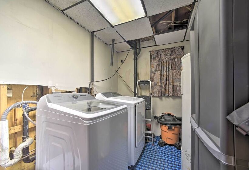 Cozy A Frame Cabin W/ Pool Table: 8 Mi To Mt Snow!