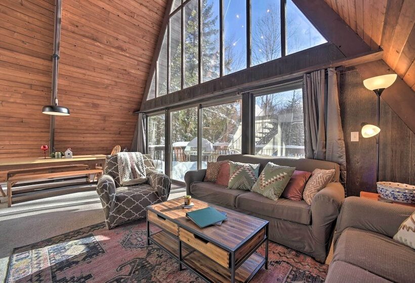 Cozy A Frame Cabin W/ Pool Table: 8 Mi To Mt Snow!