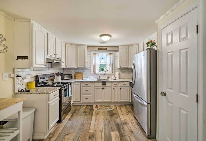 Albrightsville Home: Deck, Fire Pit & Lake Access